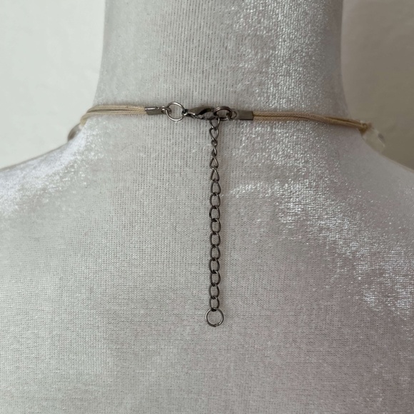 VINTAGE: Plastic / Lucite Bead Necklace - Picture 3 of 7